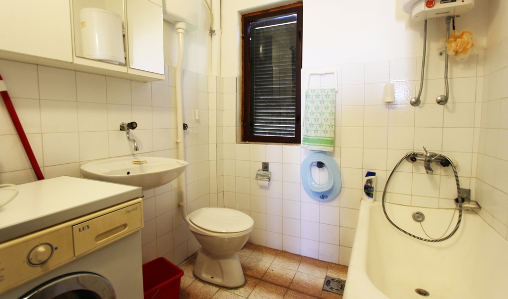 Image of House - 5 Bedrooms - 2 Bathrooms for Sale in Bar-Dobre Vode-Montenegro, Image 11